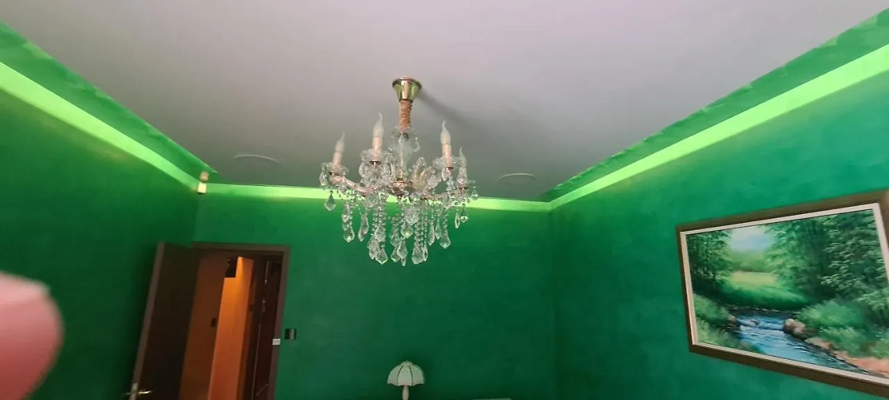 Homestay Super Luxury Room For Two In The Center Of Burgas